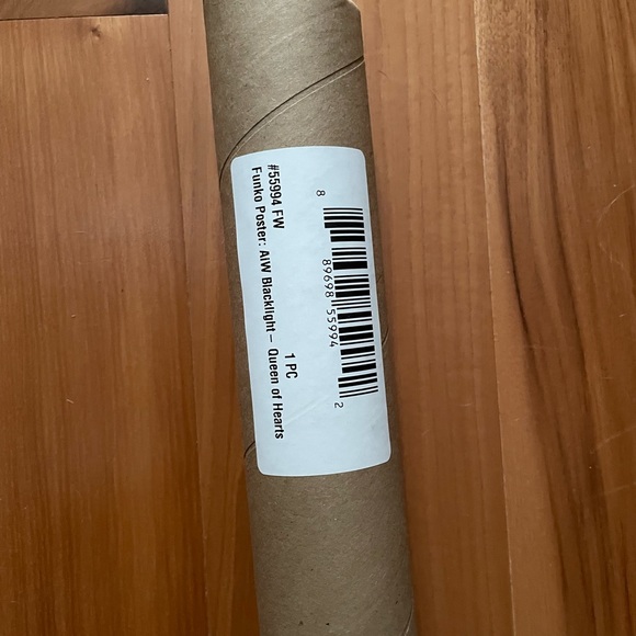 Funko Queen of Hearts (black light) poster Alice in Wonderland w/ original tu… - Picture 2 of 3